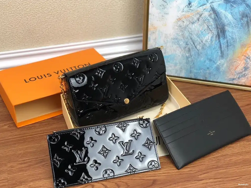 LOUIS VUITTON POCHETTE FÉLICIE 0315