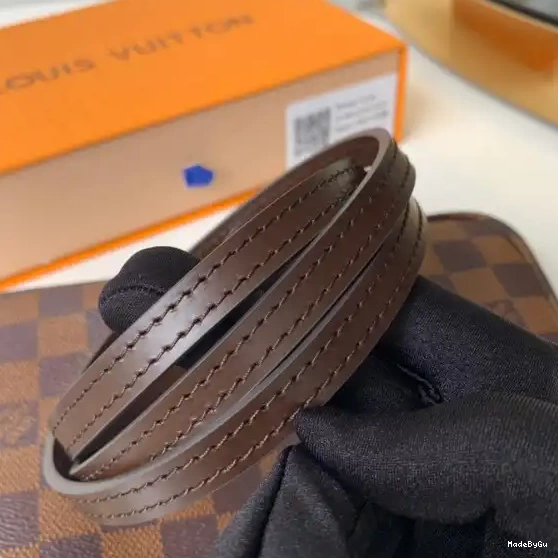 Louis Vuitton POCHETTE ACCESSOIRES 0318