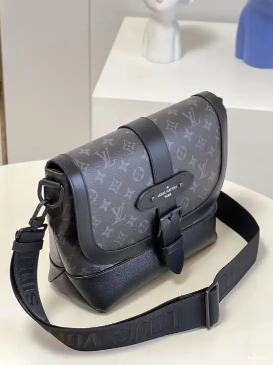 LOUIS SAUMUR MESSENGER VUITTON 0310