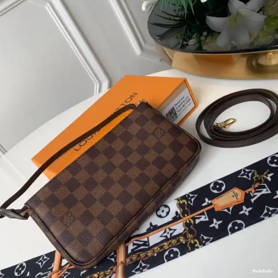 Louis Vuitton POCHETTE ACCESSOIRES 0318