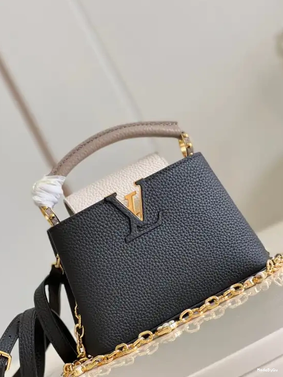 VUITTON LOUIS MINI CAPUCINES 0316