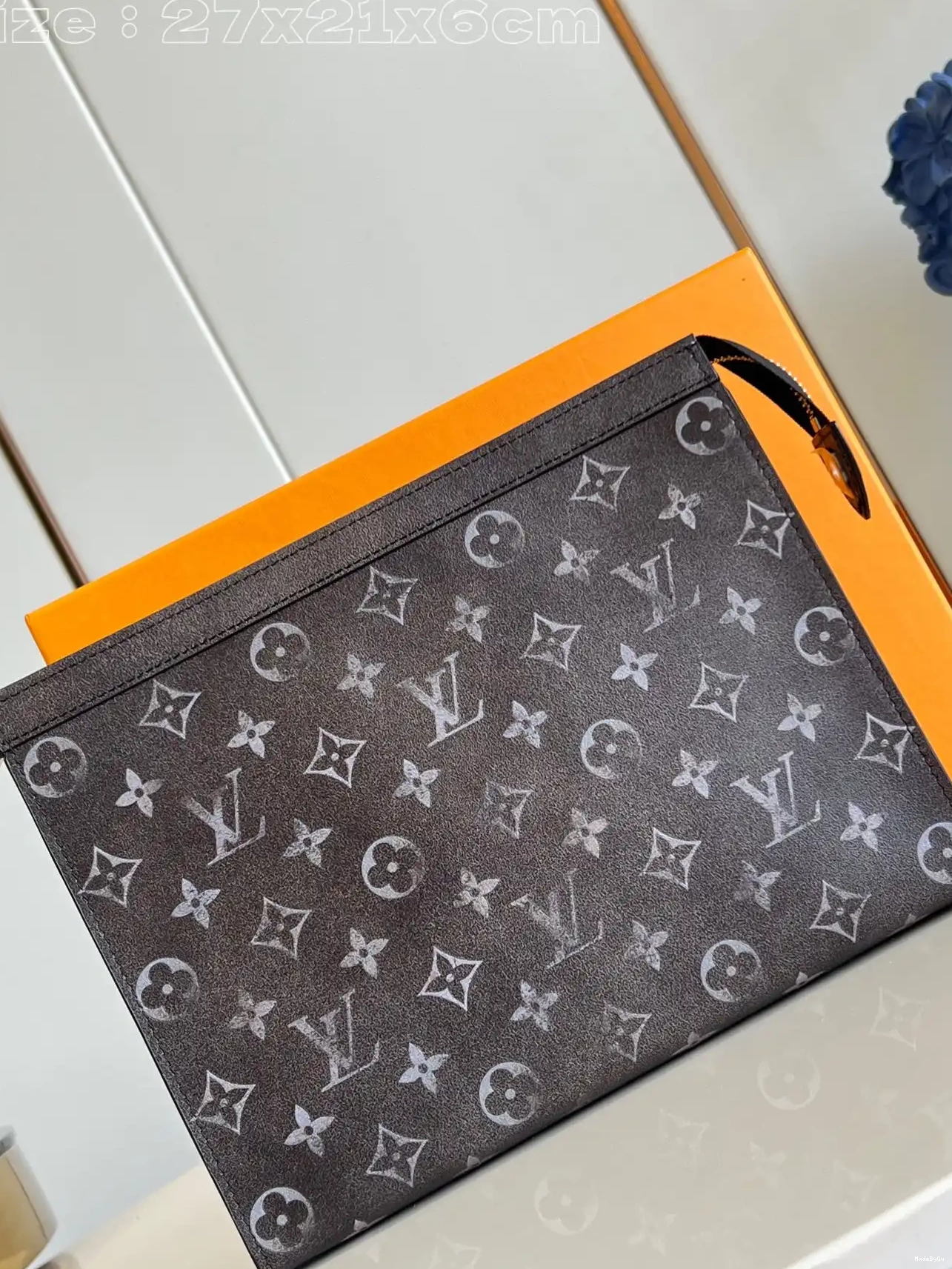 VUITTON LOUIS POCHETTE VOYAGE-27*21*6CM 0310