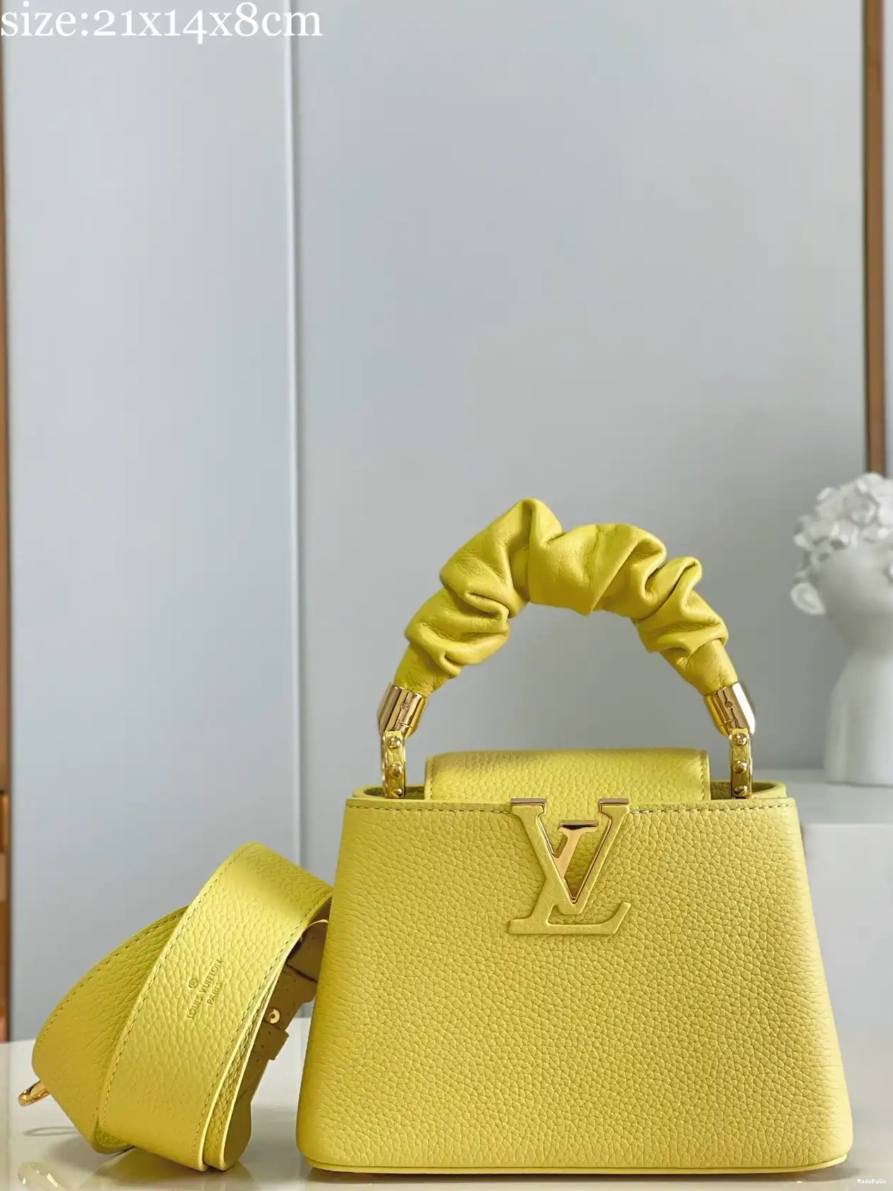 LOUIS MINI CAPUCINES VUITTON 0310