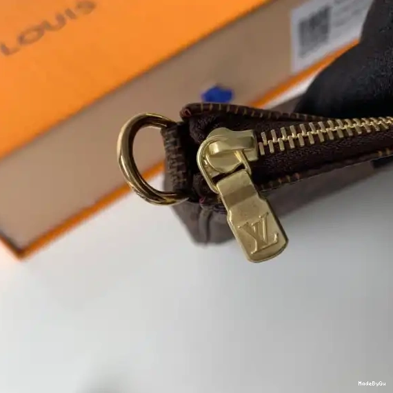 Louis Vuitton POCHETTE ACCESSOIRES 0318