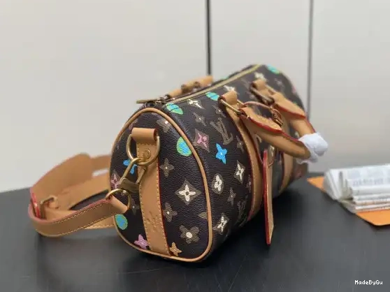 25 Louis Vuitton SPEEDY 0311