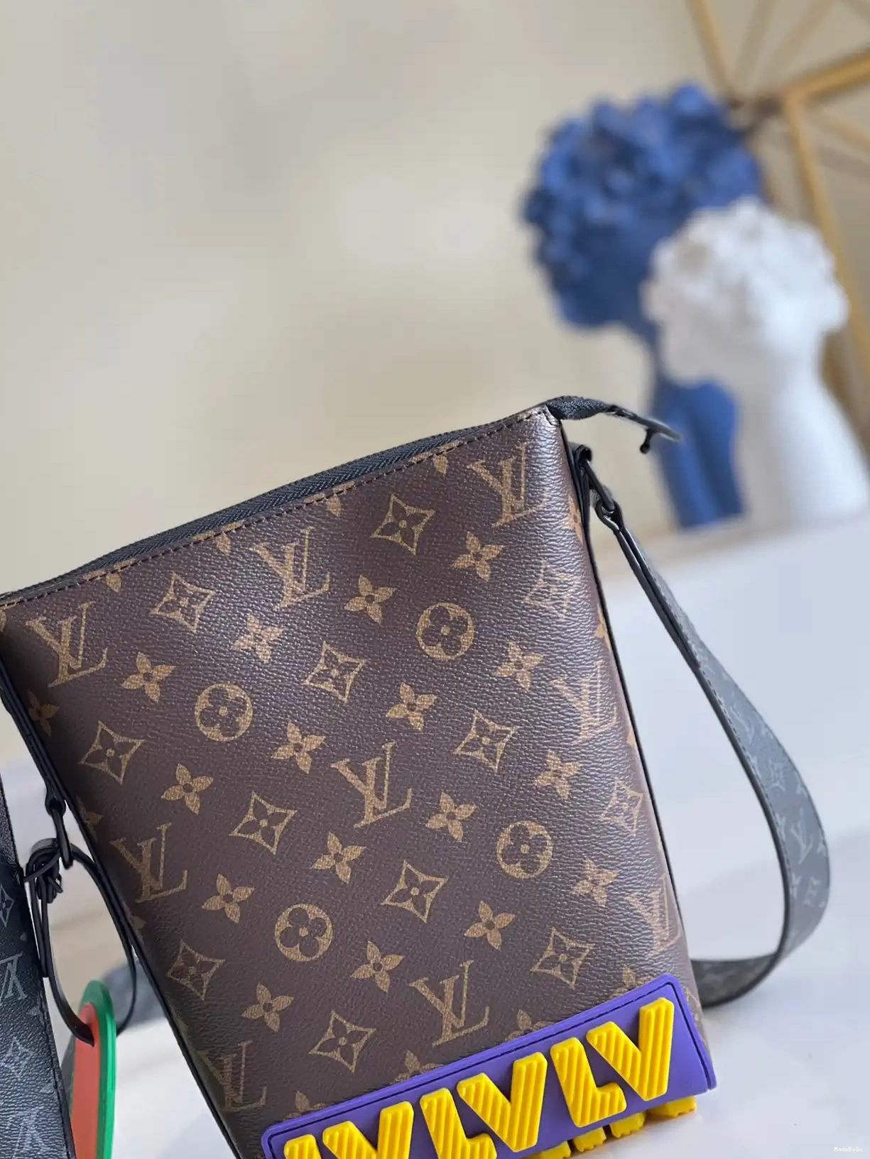 LOUIS MESSENGER VUITTON CRUISER 0318