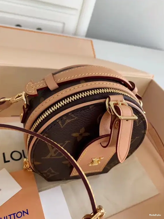 MINI CHAPEAU LOUIS VUITTON BOITE 0315