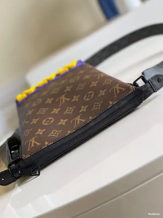 LOUIS MESSENGER VUITTON CRUISER 0318