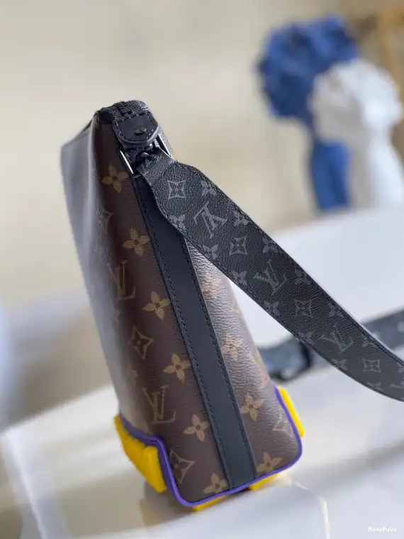 LOUIS MESSENGER VUITTON CRUISER 0318