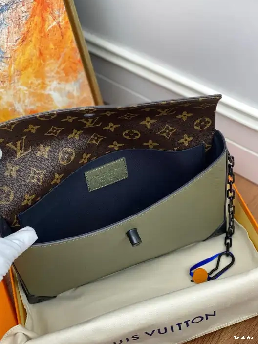 VUITTON VOYAGE STEAMER LOUIS POCHETTE 0318