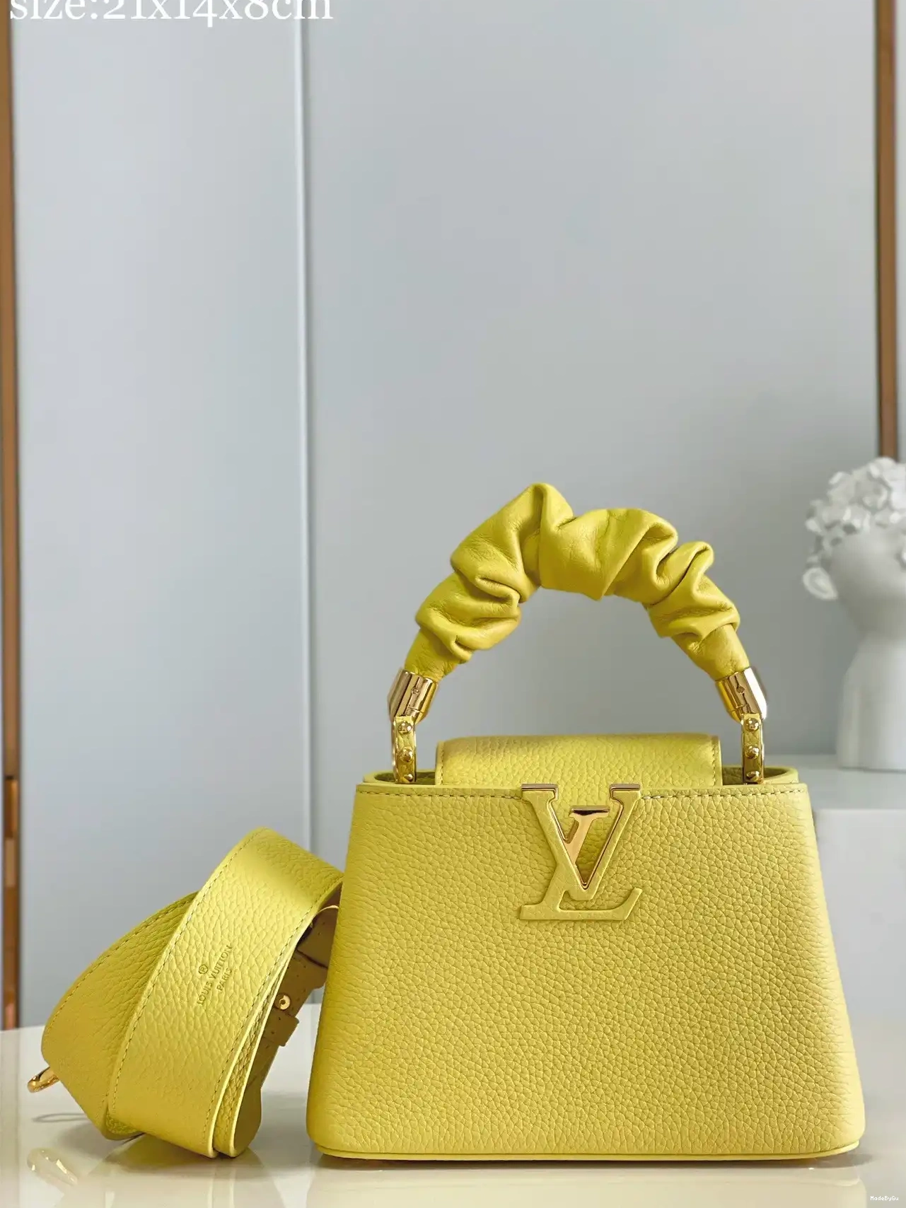 LOUIS MINI CAPUCINES VUITTON 0310