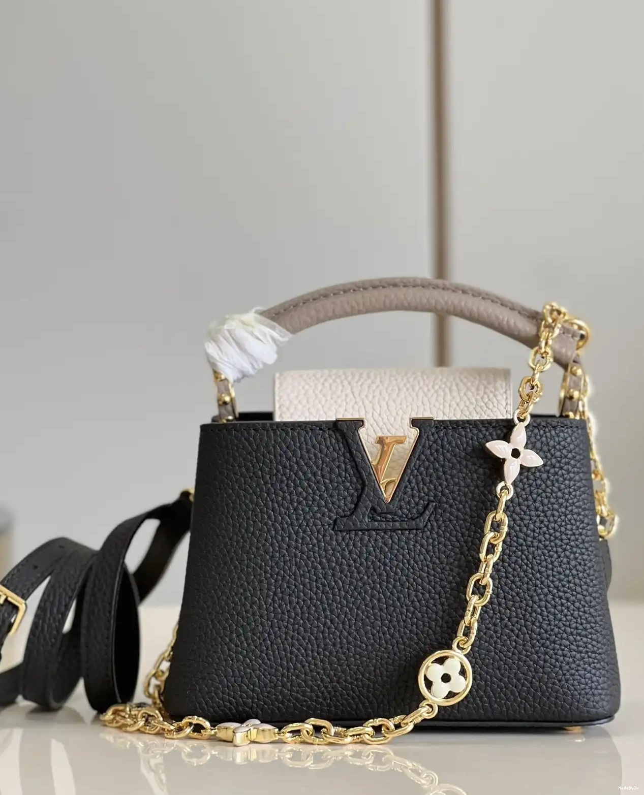 VUITTON LOUIS MINI CAPUCINES 0316