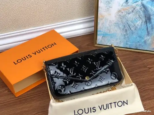 LOUIS VUITTON POCHETTE FÉLICIE 0315