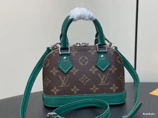 VUITTON LOUIS Nano Alma-18*12*8cm 0310