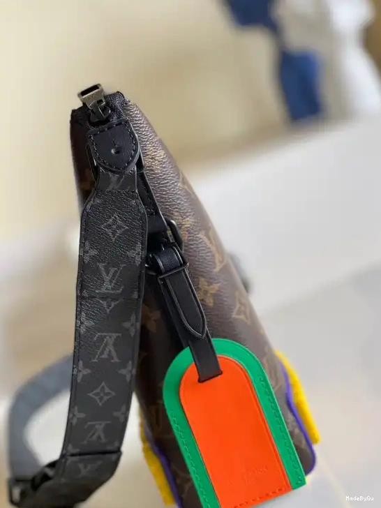 LOUIS MESSENGER VUITTON CRUISER 0318