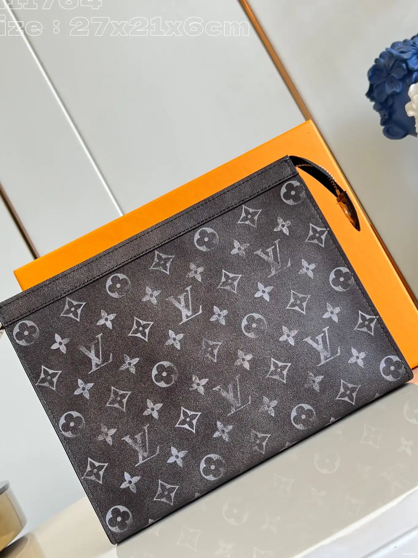 VUITTON LOUIS POCHETTE VOYAGE-27*21*6CM 0310