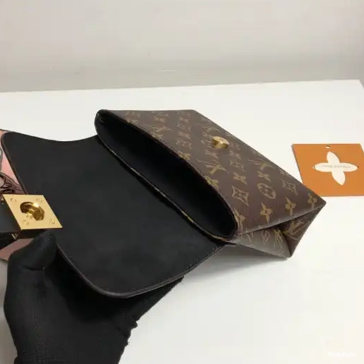 LOUIS LOCKY VUITTON BB 0310