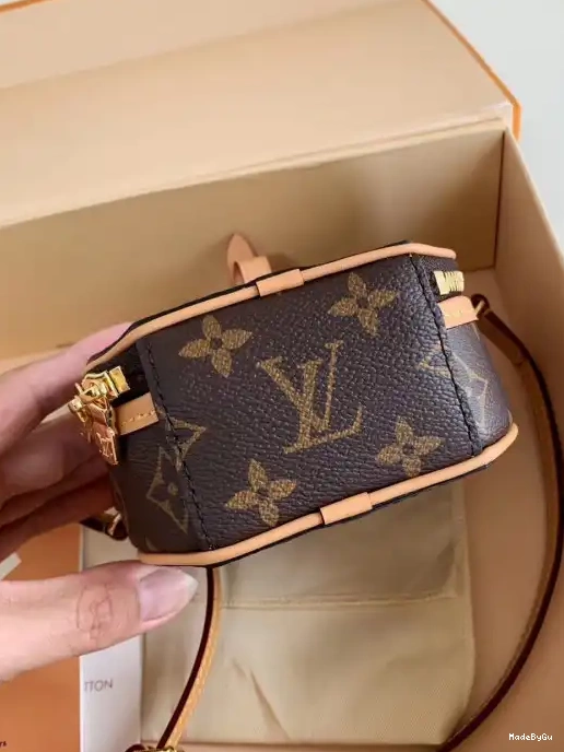 MINI CHAPEAU LOUIS VUITTON BOITE 0315