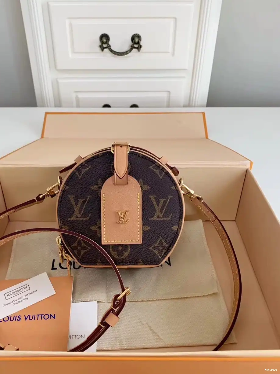 MINI CHAPEAU LOUIS VUITTON BOITE 0315