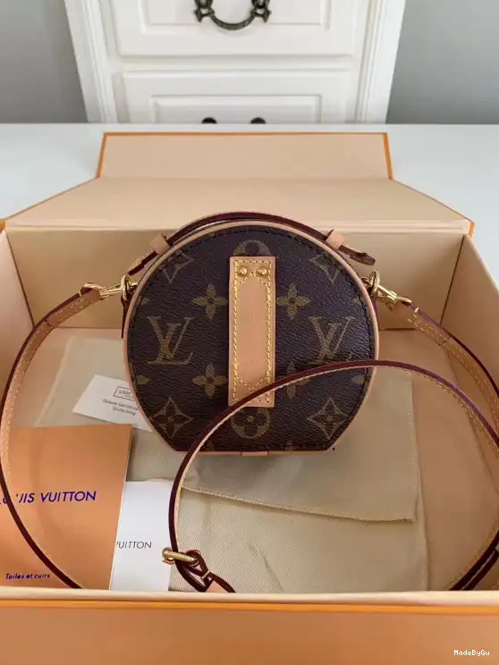 MINI CHAPEAU LOUIS VUITTON BOITE 0315