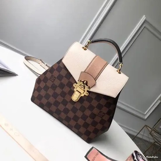 Backpack CHANELapton Louis Vuitton 0319