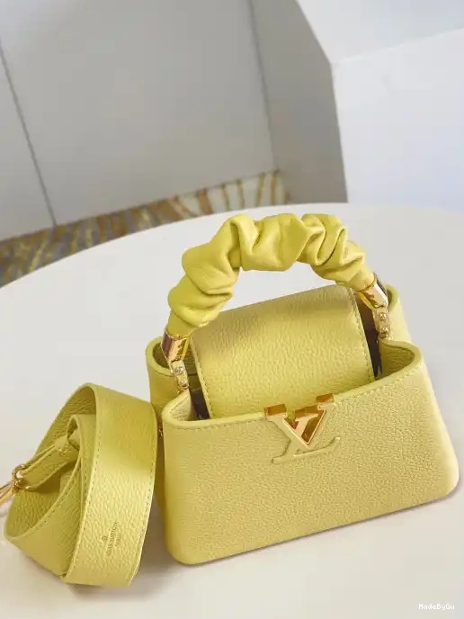 LOUIS MINI CAPUCINES VUITTON 0310