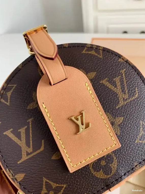 MINI CHAPEAU LOUIS VUITTON BOITE 0315