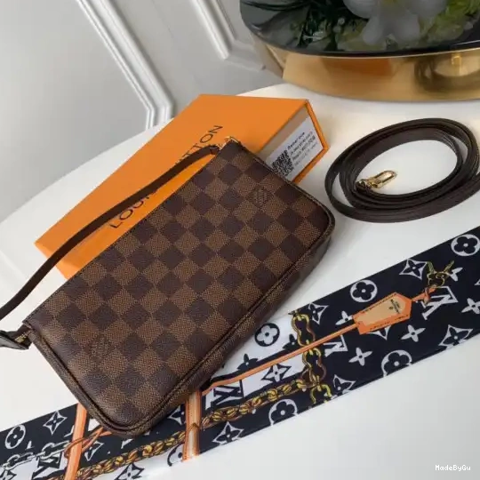 Louis Vuitton POCHETTE ACCESSOIRES 0318