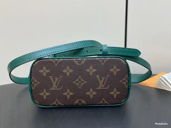 VUITTON LOUIS Nano Alma-18*12*8cm 0310