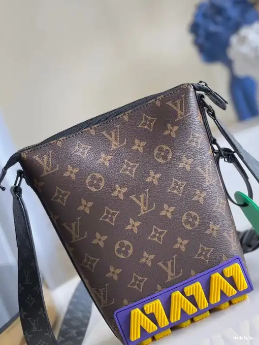 LOUIS MESSENGER VUITTON CRUISER 0318