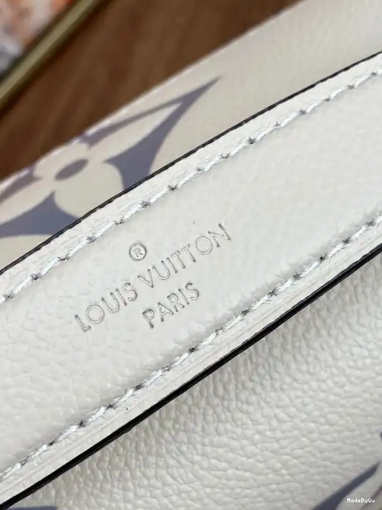 LOUIS MÉTIS VUITTON POCHETTE 0313